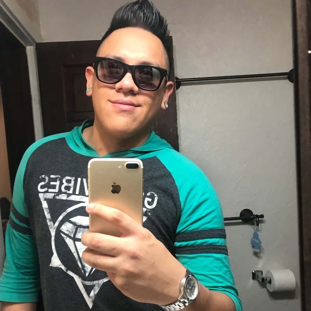 Meet your Posher, Gustavo